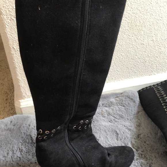 Black high boots! - Picture 2 of 3
